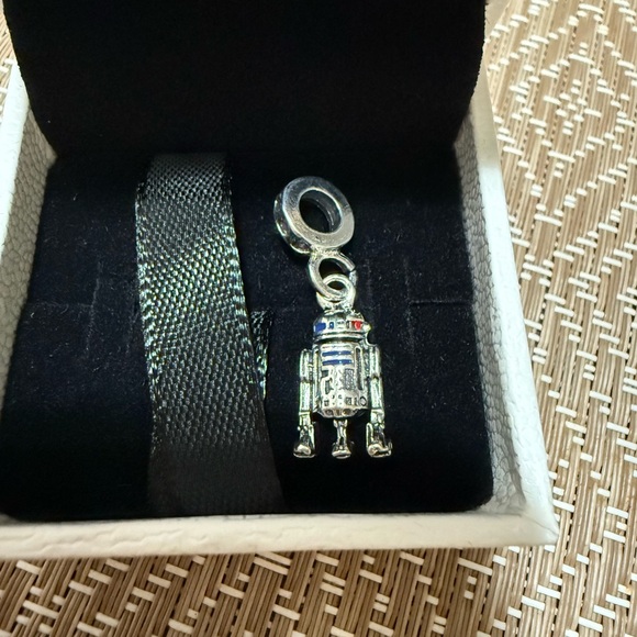 Silver R2D2 Charm Pendant - Picture 2 of 2